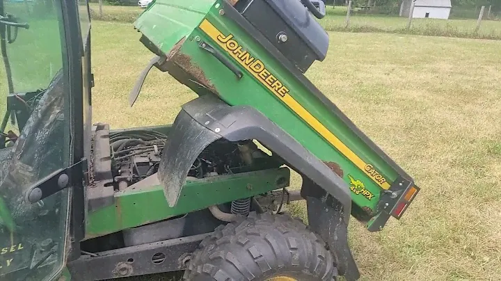 John Deere Gator - Electric Dump