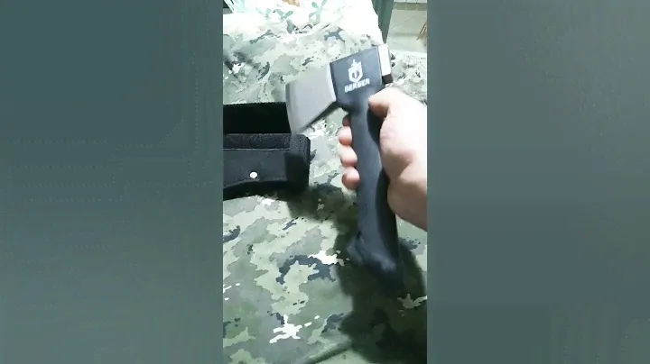 Gerber gator axe con coltello back-up integrato nel manico