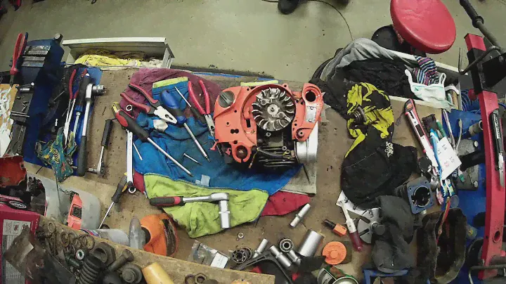 Disassembly of Husqvarna 240 chainsaw for spare parts Разборка бензопилы Хускварна 240 на запчасти